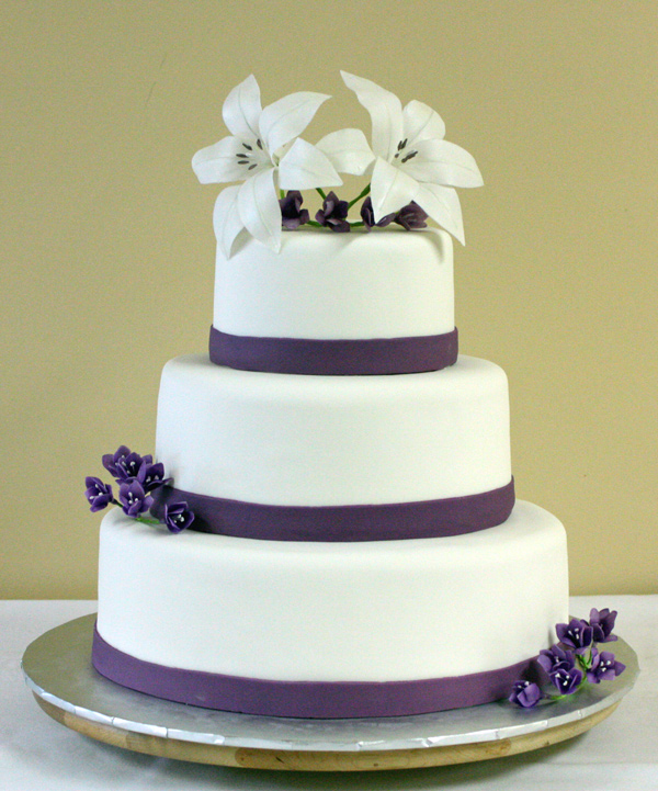 lilies and freesia wedding cake