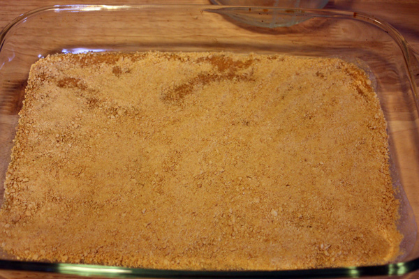 Step2-Sprinkle-with-grahm-cracker-crumbs