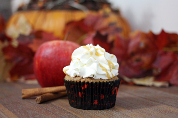 apple pie cupcake by Around the World in 80 Cakes